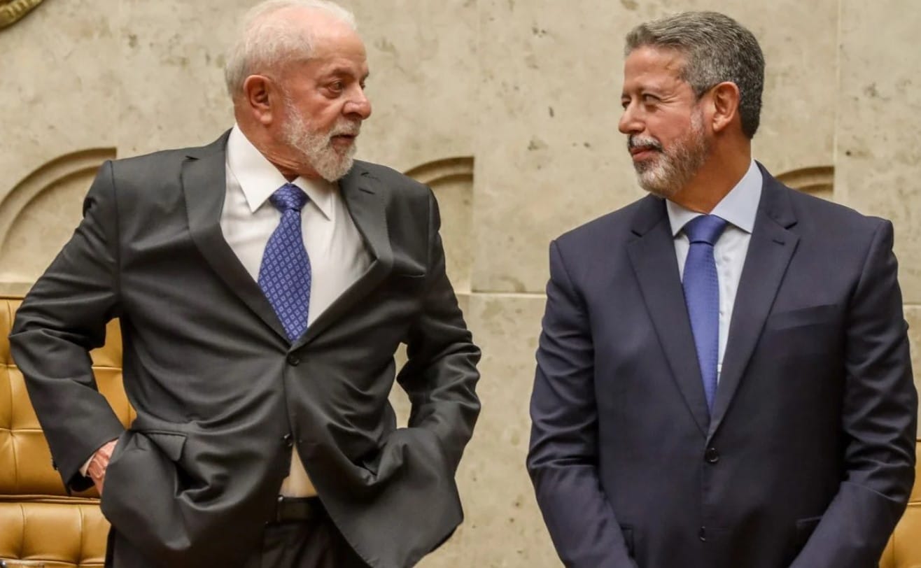 Lira manda recado a Lula após briga pública com Padilha